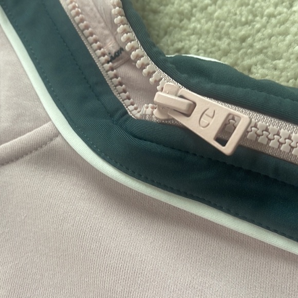 Champion Pullover - Picture 4 of 11